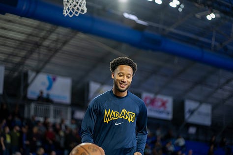 Darius McGhee warming up before the Indiana Mad Ants game versus the Greensboro Swarm