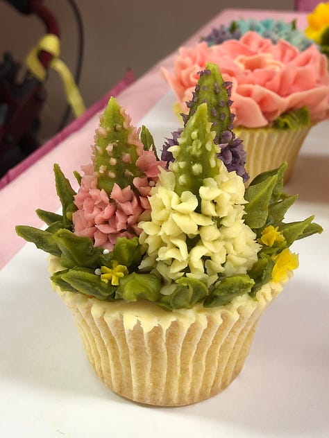 Beautiful cupcakes decorated to look like flowers