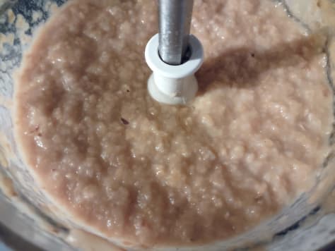 The process of making loquat jam, from fruit on the tree to jam in a jar