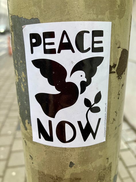 6 stickers ion lampposts n Brussels