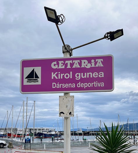 A variety of Basque typefaces with applications in public places: business signage, engraved in sculptures, on commercial products, street signs, plaques.