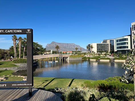 A huge photo frame for pictures of Table Mountain, near the finish, and Ratanga Park