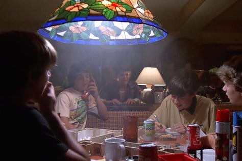 Elliot picks up a pizza delivery in E.T. the Extra-Terrestrial (1982) | Film Flavor: A Newsletter Surveying Food in Film