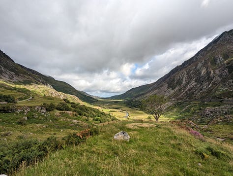 guided hike in the ogwen valley