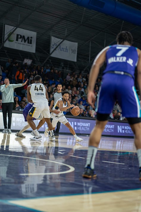 Darius McGhee playing in the Indiana Mad Ants game versus the Greensboro Swarm