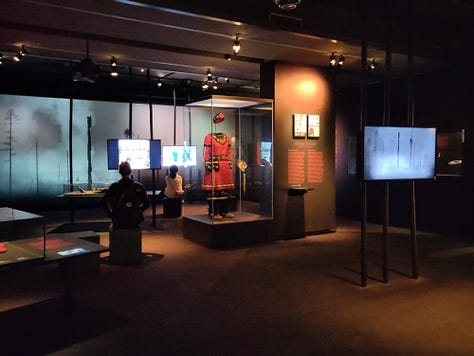 Vues de l'exposition "Voix autochtones d'aujourd'hui" au Musée McCord-Stewart, Montréal, 2023.