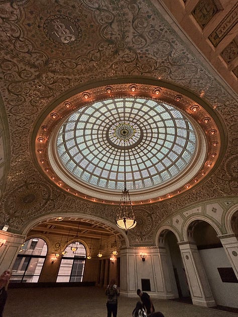 photos of free things to do in Chicago, as described in the caption.