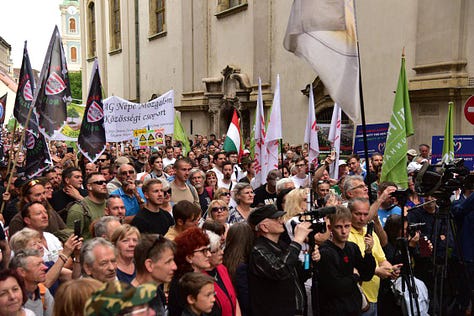 Több ezres tömeg gyűlt össze, hogy nemet mondjunk a WHO-szerződésre