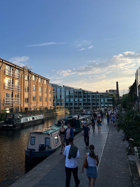 Along the Regent's Canal, streets and buildings of Shoreditch
