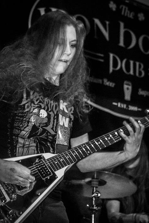 Temptress at the Iron Horse Pub, Wichita Falls, Texas, December 2023 / photos Ernest Cooper