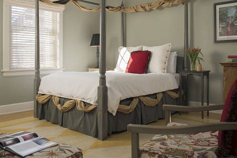 breakfast room, view of street scene, en suite room, fireplace, cozy bed