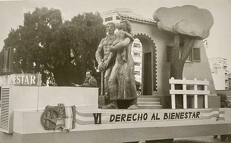 Carrozas alegóricas en la fiesta de los trabajdores el 1 de mayo de 1948. En la avenida 9 de julio. Fotos del Archivo General de la Nación. 