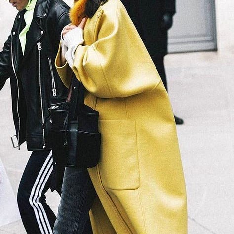 Manteau de couleur, cuir jaune, velours coloré, doudoune colorée, daim brodé, manteau imprimé