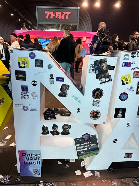 Top left: Ramen booth with a game competition by 77-bit; bottom left: Selfie-time with Chris Lyons (a16z), Luca Schnetzler (Pudgy Penguins), Frank Degods (Degods), Fanfaron (77-Bit), Harri Thomas (Moonbirds), and Bryan Pellegrino (LayerZero Labs)