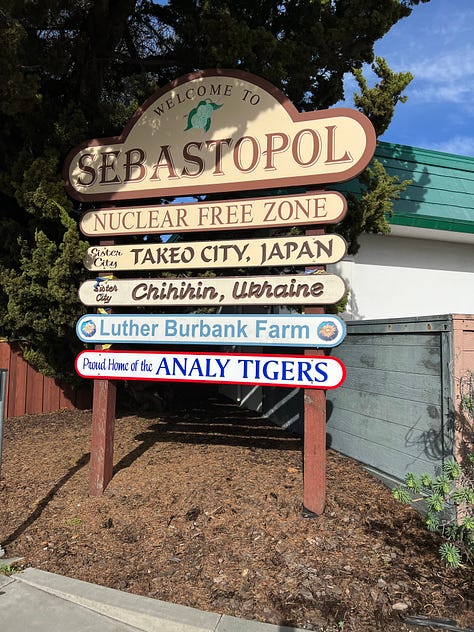 City of Sebastopol entrance with Analy Tigers sign