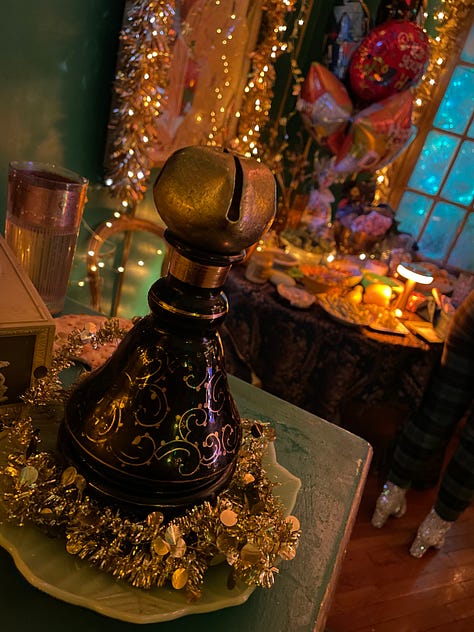 An explosion of green & gold festivity with lots and lots of twinkly lights.