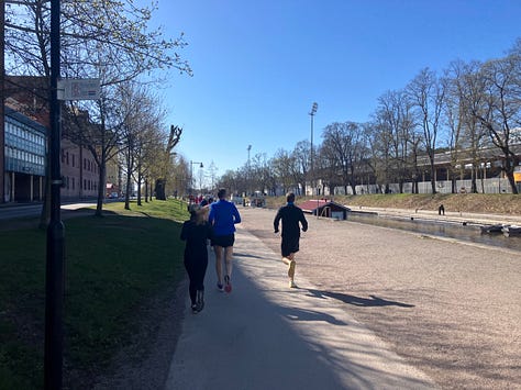 Images on the route showing other runners on wide paths
