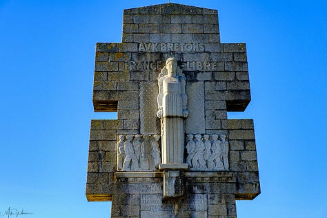 Aux Bretons Monument