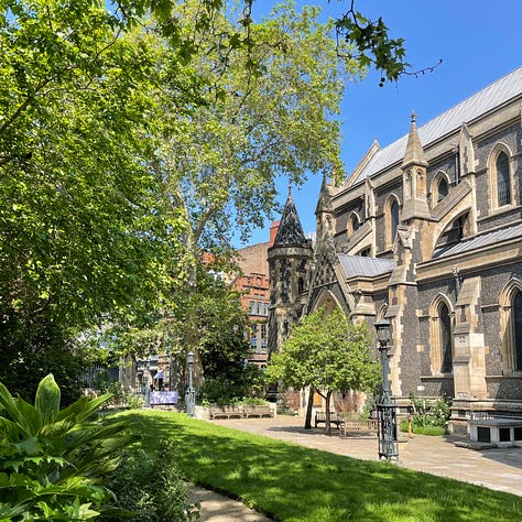 Photos of Southwark Cathedral, both inside and in the churchyard.