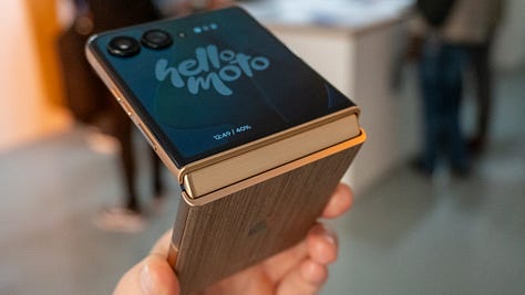 Moto Razr Ultra 2025