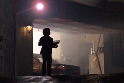 Elliot picks up a pizza delivery in E.T. the Extra-Terrestrial (1982) | Film Flavor: A Newsletter Surveying Food in Film