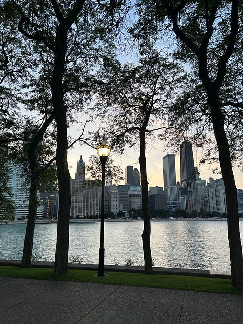 photos of free things to do in Chicago, as described in the caption.