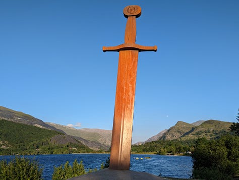 walking in snowdonia Llanberis