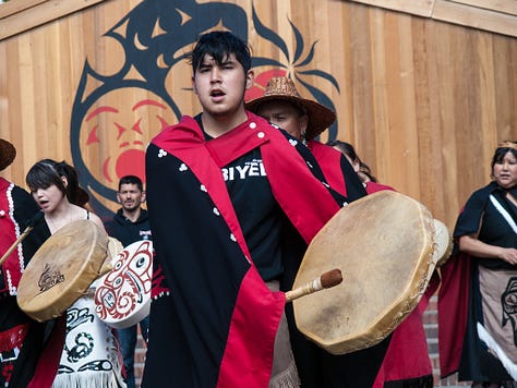 Dancers and drummers