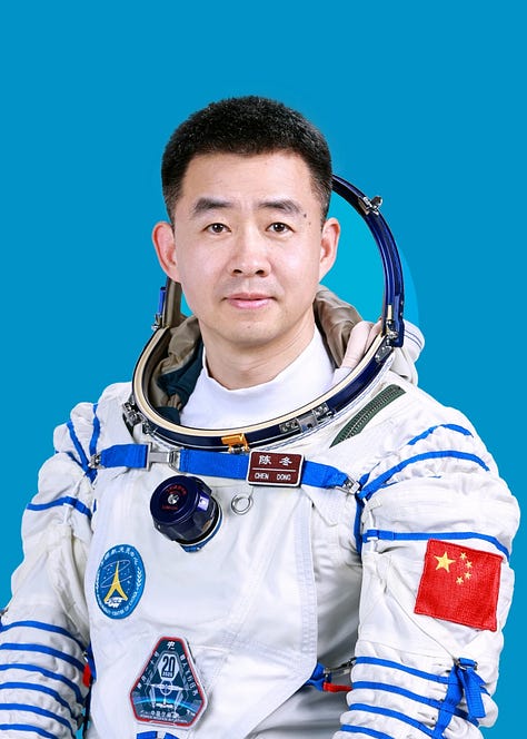 Chen Dong (left), Chen Zhongrui (center), and Wang Jie (right).