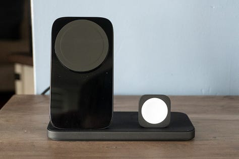 Nomad Stand One Max Qi2 charging station