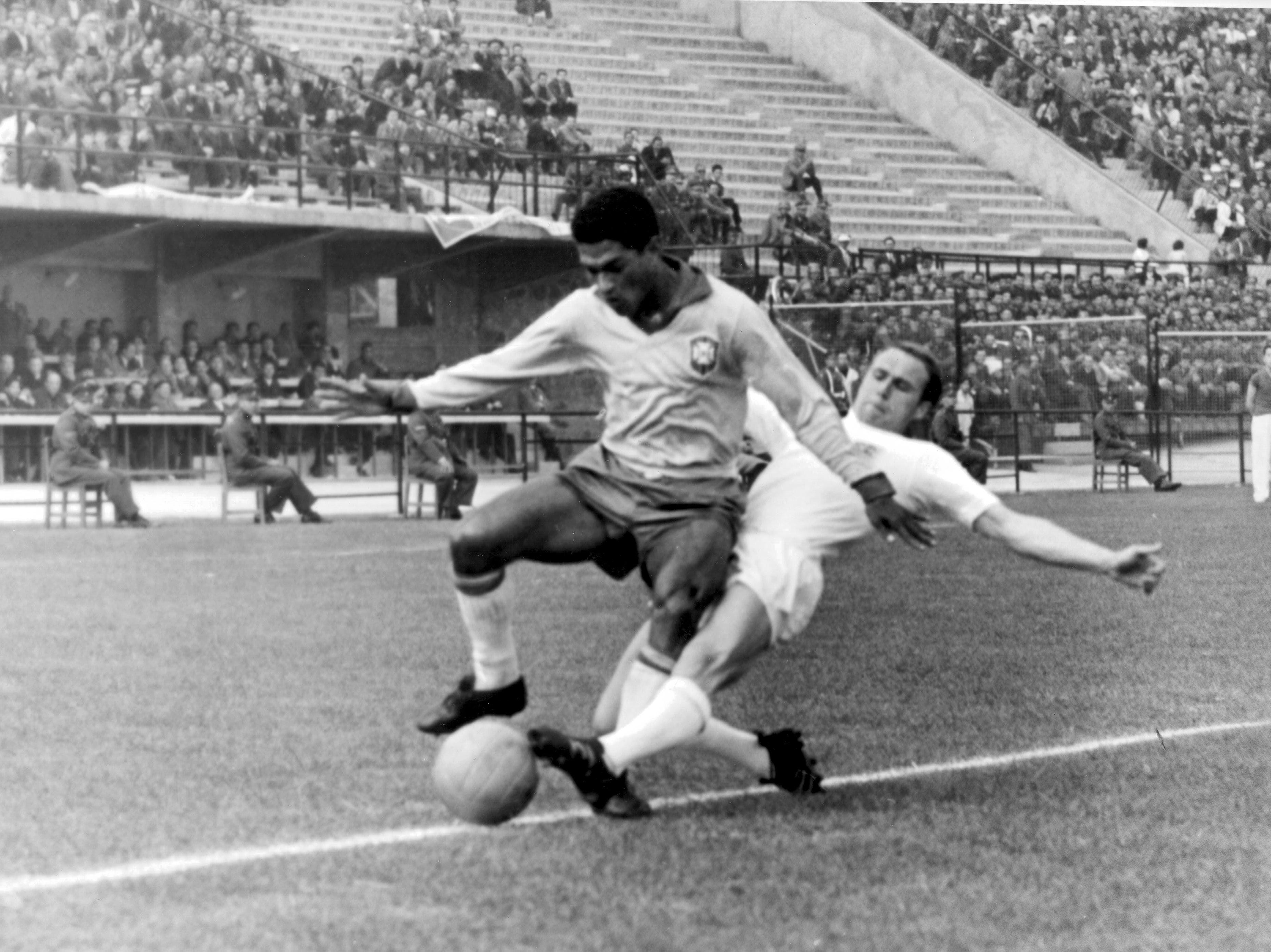 Garrincha: The bent-legged Brazilian genius was as famous for his football  skills as he was for his love of women and booze | The Sun
