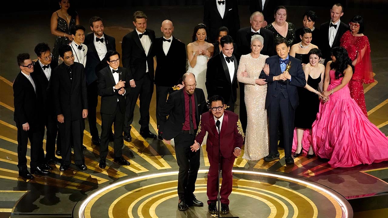 Everything Everywhere All At Once, Best Picture Oscars 2023, The Daniels, Michelle Yeoh, Jmaie Lee Curtis, Ke Huy Quan, Stephanie Hsu, Asian films, Asian actors, 7 oscar wins