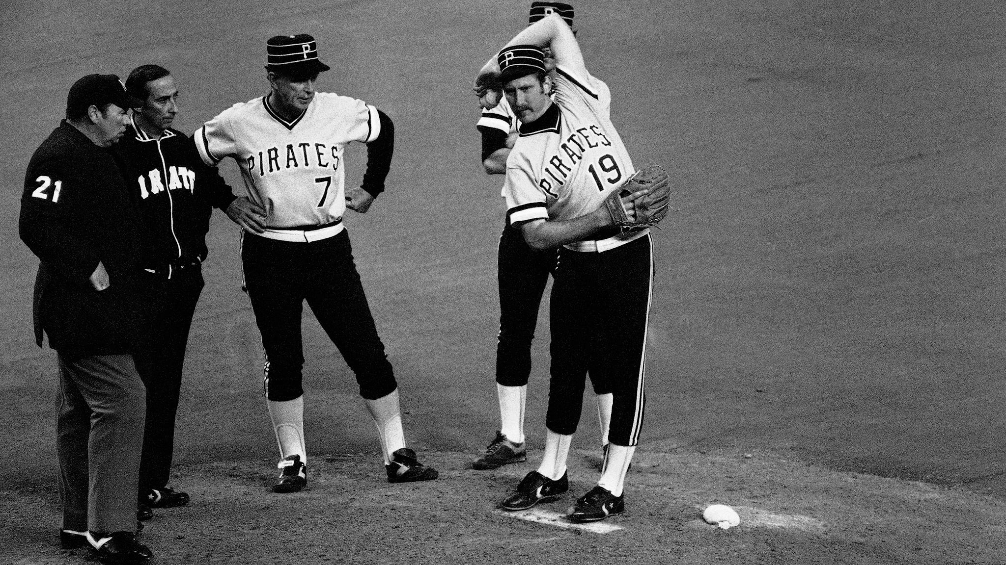 Us: Meet 4 Pittsburgh Hall of Famers who never played for the Pirates