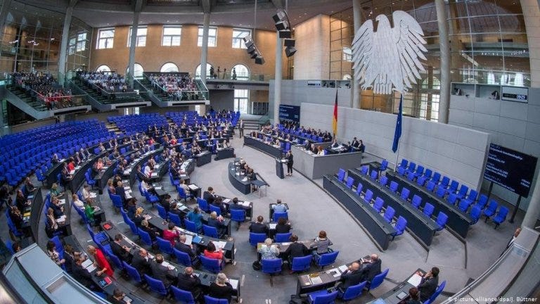 Germany: Bundestag passes 'opportunity right of residency' law -  InfoMigrants