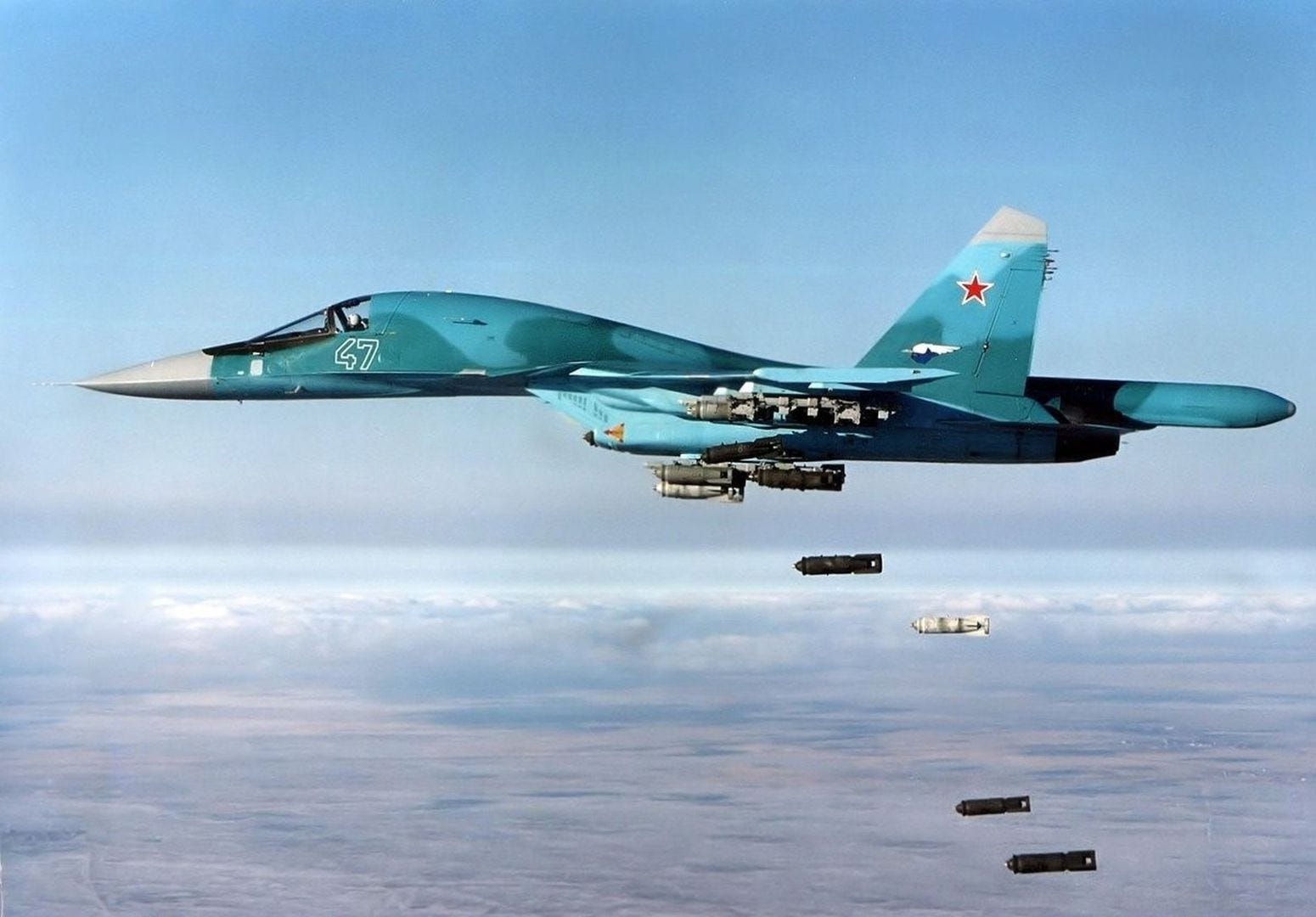 Su-34 Dropping its payload (1550x1080) : r/WarplanePorn