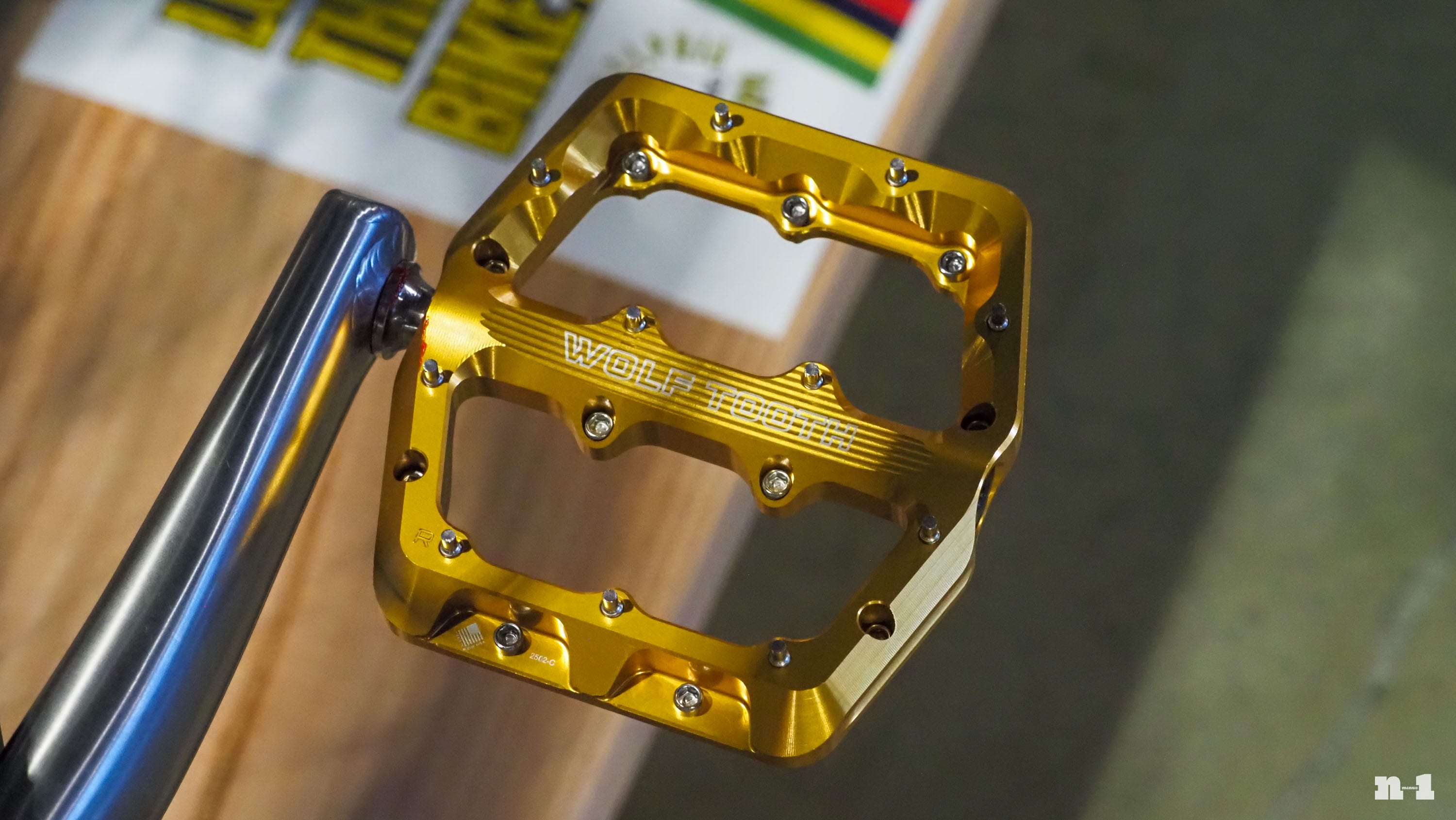 Wolf Tooth Components Waveform pedal gold