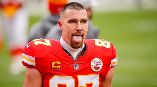 Patrick Mahomes Claims Travis Kelce Just 'Makes Up His Own Routes' - Sports  Illustrated