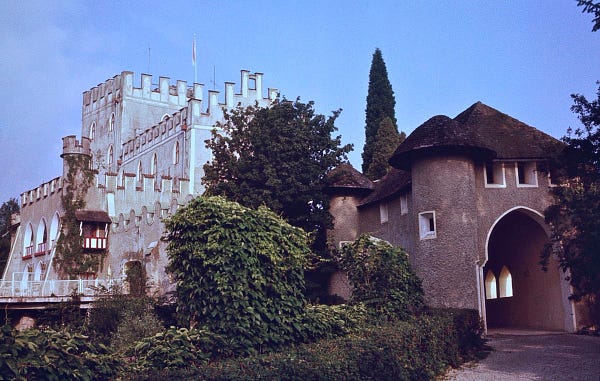 itter castle, with gatehouse prominent.
