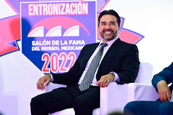 Vinny Castilla being inducted into the Mexican Baseball Hall of Fame (Salón de la Fama del Beisbol Profesional de México)