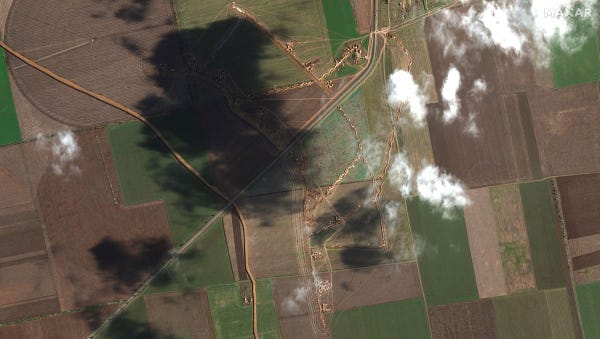 Trenches near Novotroitske, Kherson Oblast, Russian-occupied Ukraine (15 NOV 2022) - 34.3098239°E 46.3775597°N - Satellite image ©2022 Maxar Technologies

