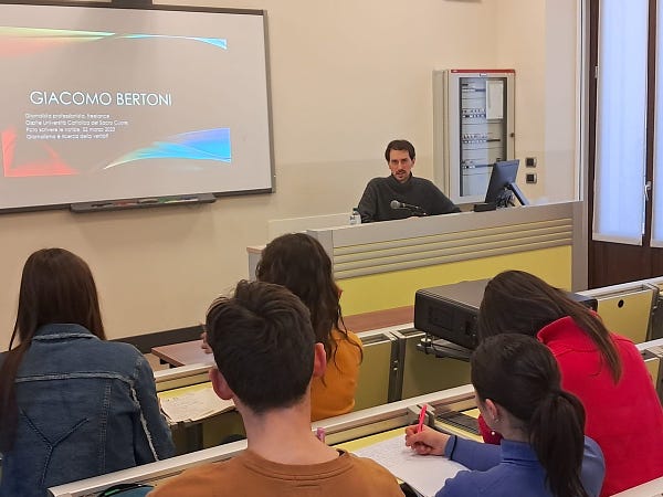 Lezione di Giacomo Bertoni all'università Cattolica del Sacro Cuore 