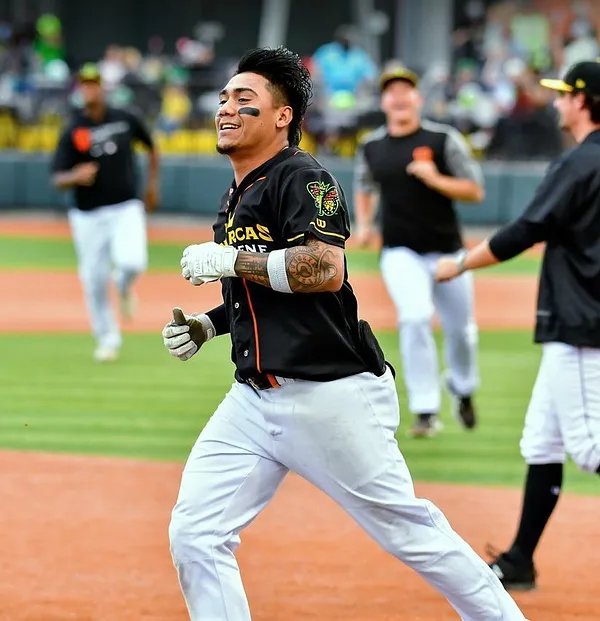 SFGiants on X: Raise your hand if you're the youngest #SFGiants