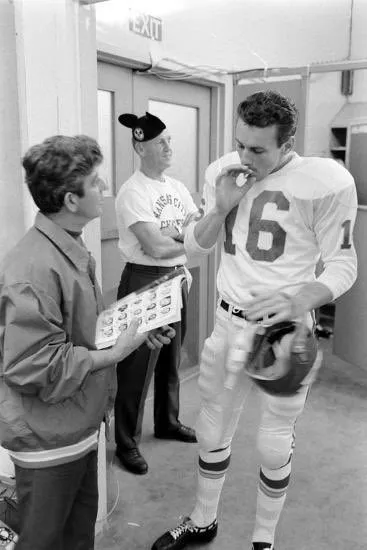 Why Chiefs QB Len Dawson was smoking at halftime of Super Bowl I, and how  it became immortalized