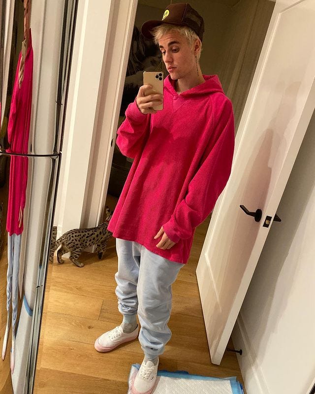 Justin bieber deals pink hoodie