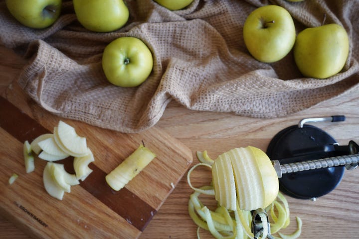 Apple peeling for apple pies 