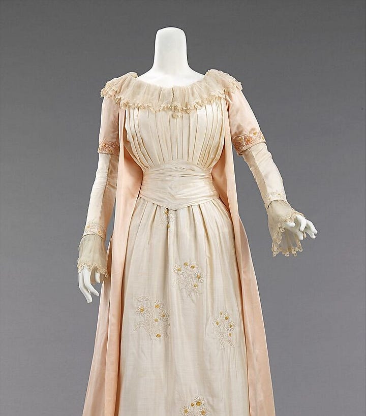 An original 1890s dress (Edwin William Godwin)Left. Sketch for Godwin design (right). Both in Pre Raphaelite romantic style