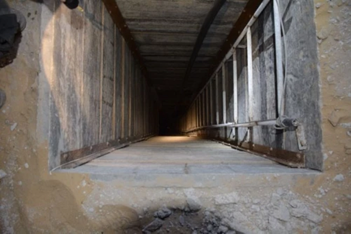Left: narrow tunnel for walking; Right: wide tunnel for driving