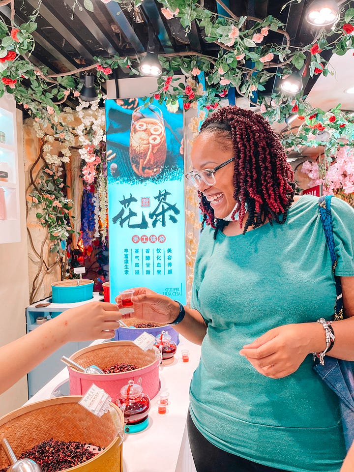 Learning about tea culture in Guangzhou