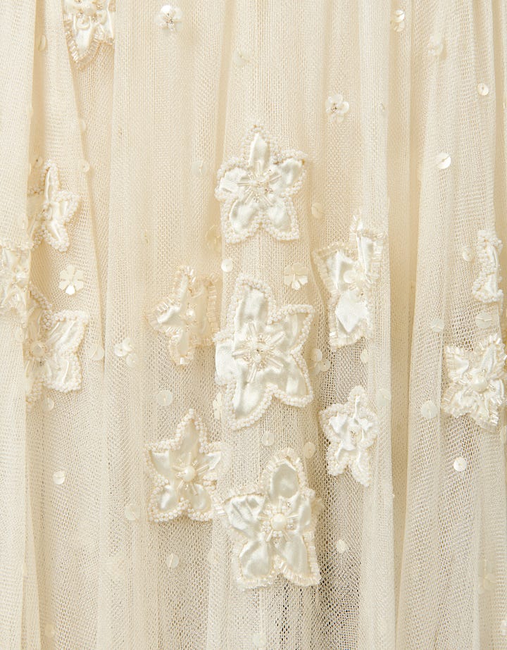 Details of the Longman bridesmaid's dress (photos from Christie's) 