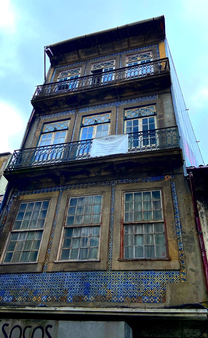Immediately upon arrival in Porto I was struck with the architecture